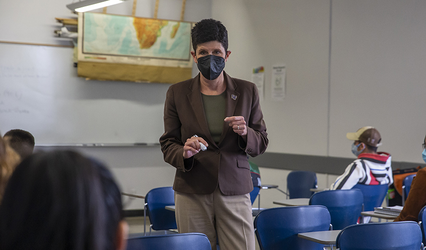 SF State president teaches class this fall, returns to her roots as a professor | SF State News