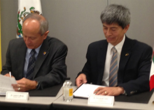 SF State President Les Wong and CETYS President Fernando León García sign historic cooperation pact