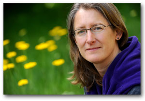 A photo of SF State biologist Gretchen LeBuhn