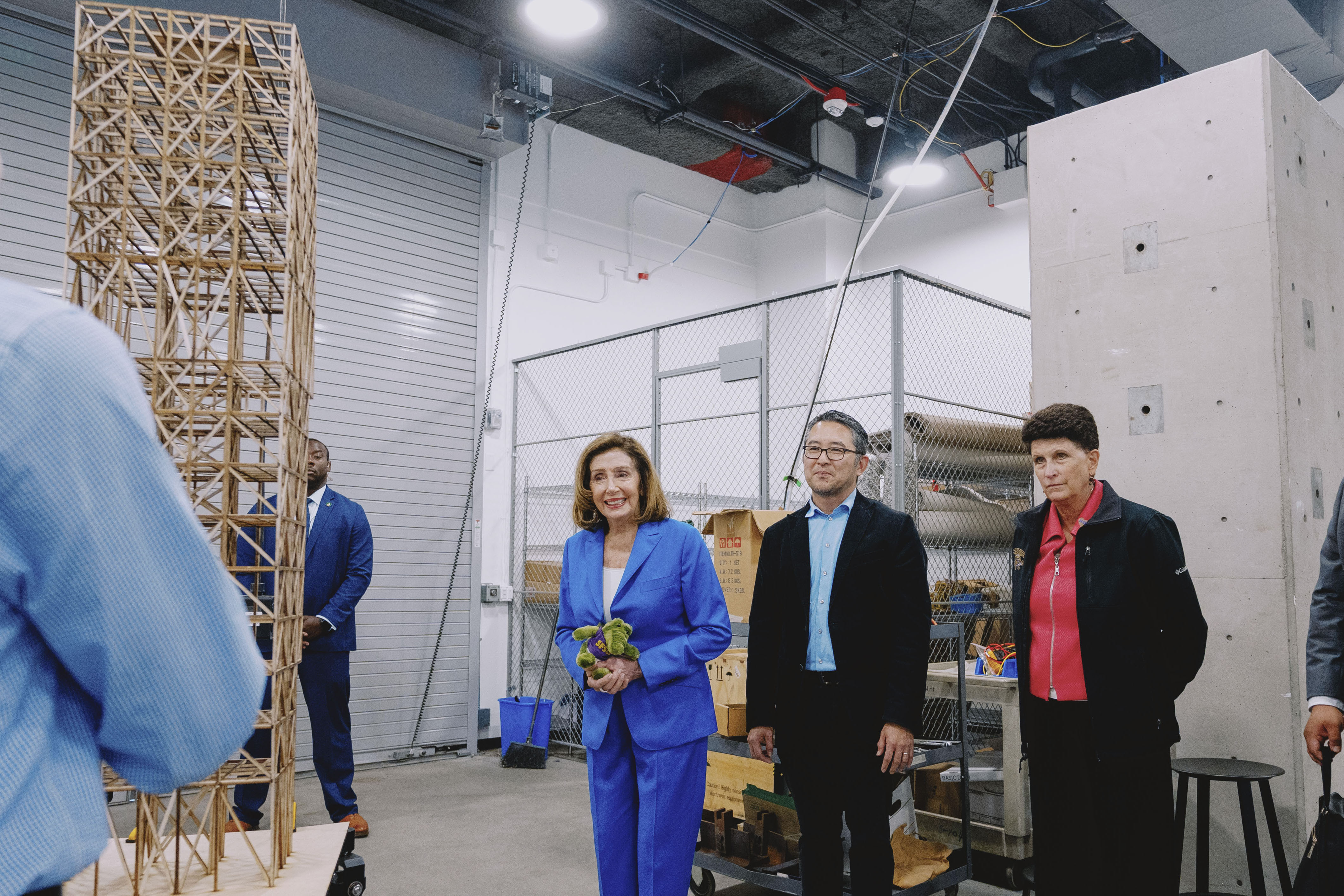 Pelosi and Mahoney at Seismic Lab